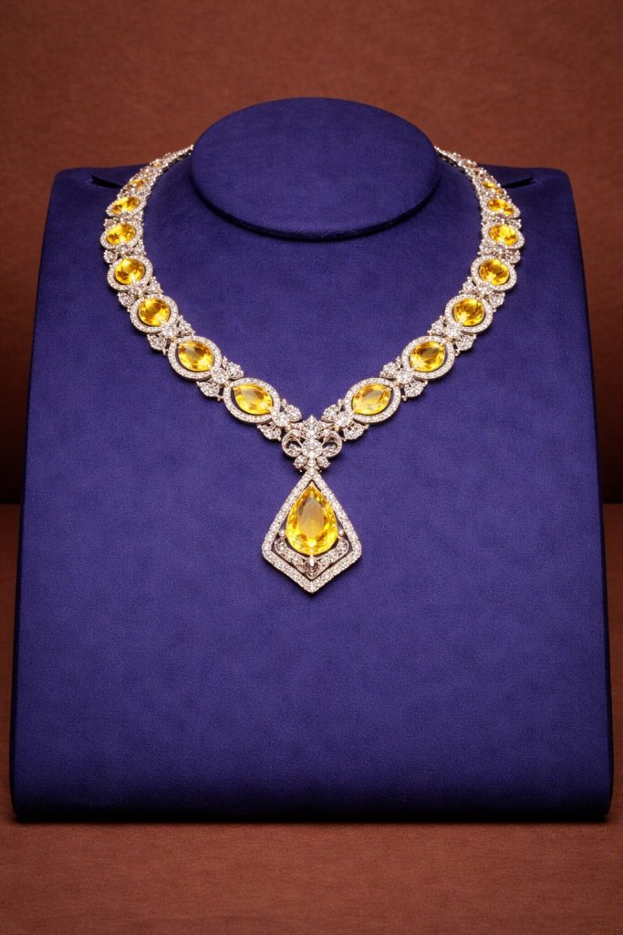 colar de safira e diamantes amarelo
